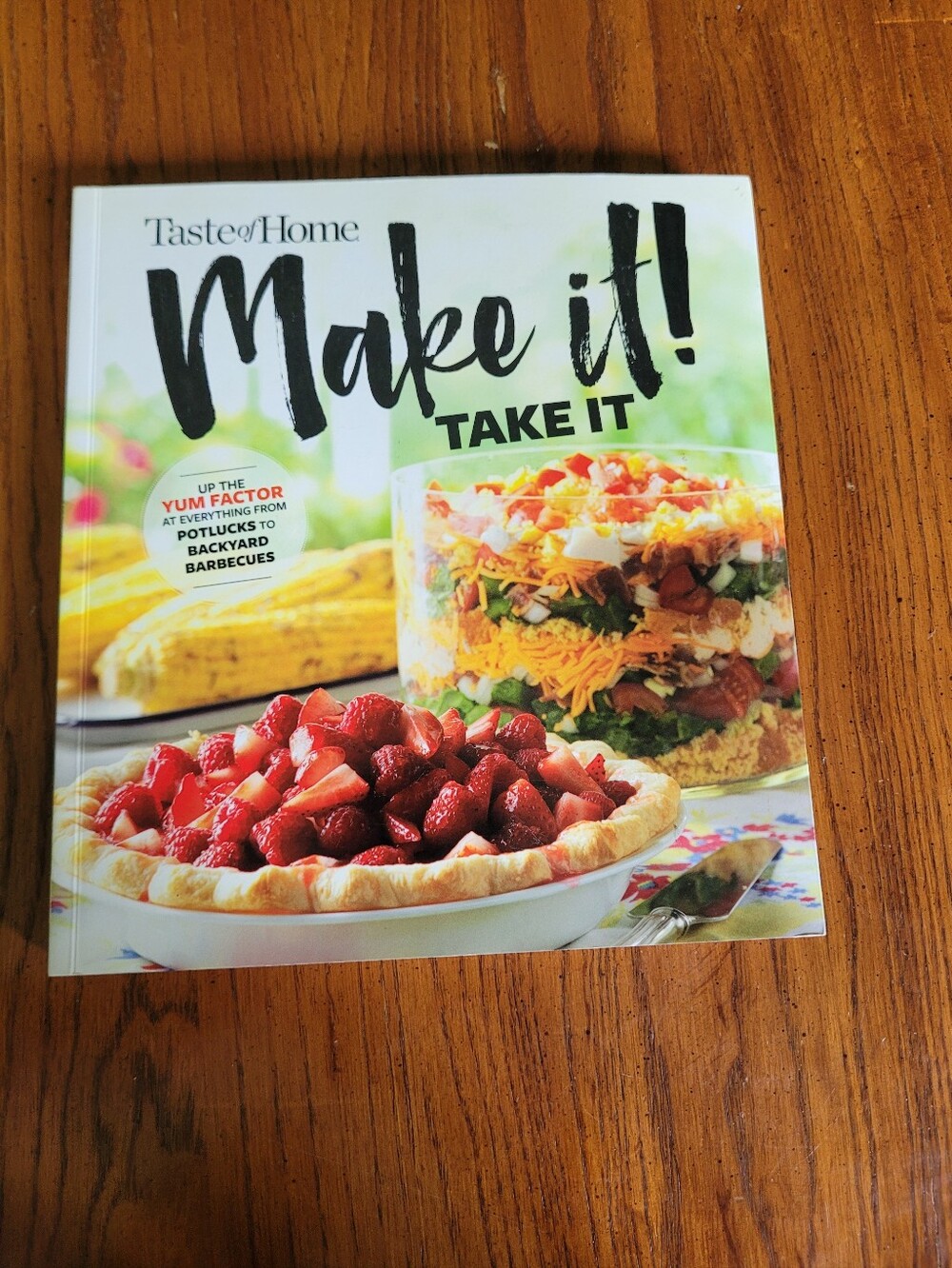 Taste of Home Make It! Take It - Cookbook (White/Cream Cover)